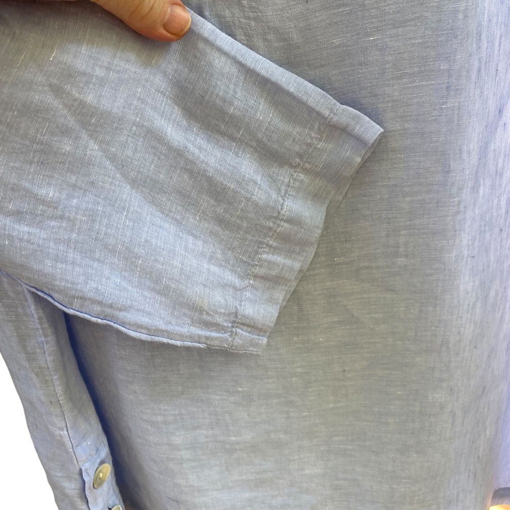 Tahari Blue 100% Linen V-neck Top Shell Button Detail 3/4 Sleeves EUC Size L - Picture 4 of 6